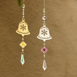 Custom Birth Flower Bell Wind Chime, Snowflake Hanging Ornament, Real Resin Pressed Flower, Christmas Suncatcher Gift for Her Home Decor